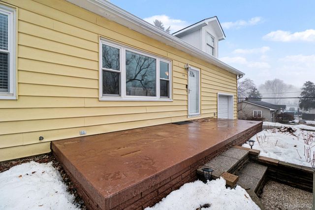 768 Pleasant Ridge, Orion Charter Township, MI 48362