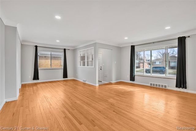 9335 Louis Street, Redford, MI 48239