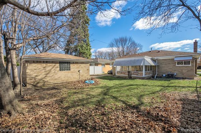 9335 Louis Street, Redford, MI 48239