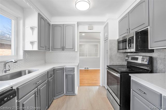 9335 Louis Street, Redford, MI 48239