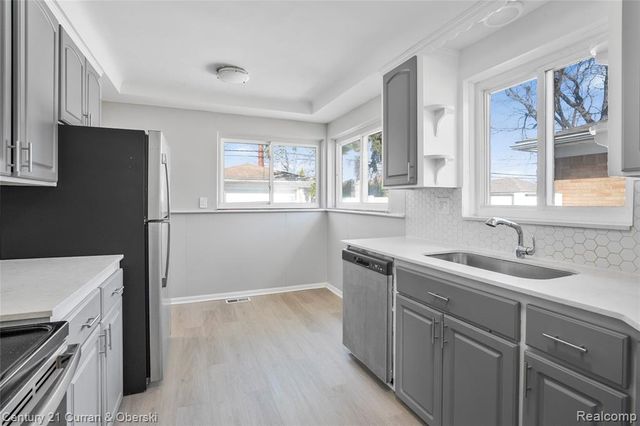 9335 Louis Street, Redford, MI 48239