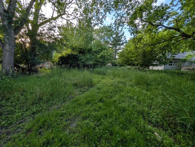 521 S Circle Avenue, Port Barrington, IL 60010