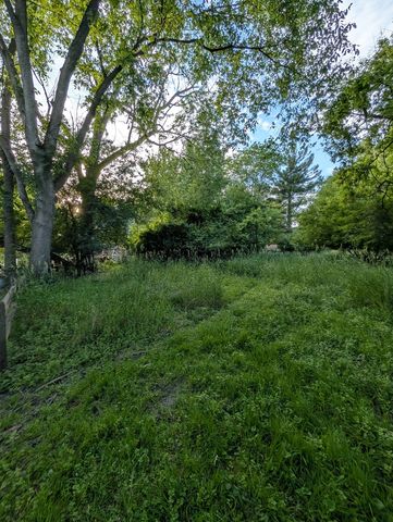 521 S Circle Avenue, Port Barrington, IL 60010