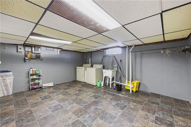137 Cornwall Ave, Tonawanda, NY 14150