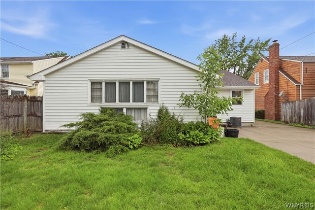 137 Cornwall Ave, Tonawanda, NY 14150