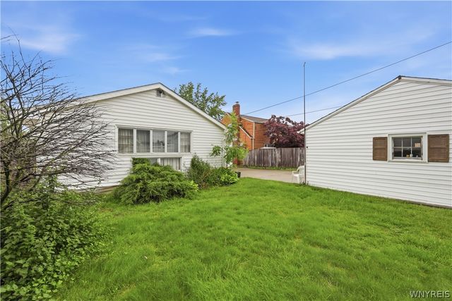 137 Cornwall Ave, Tonawanda, NY 14150