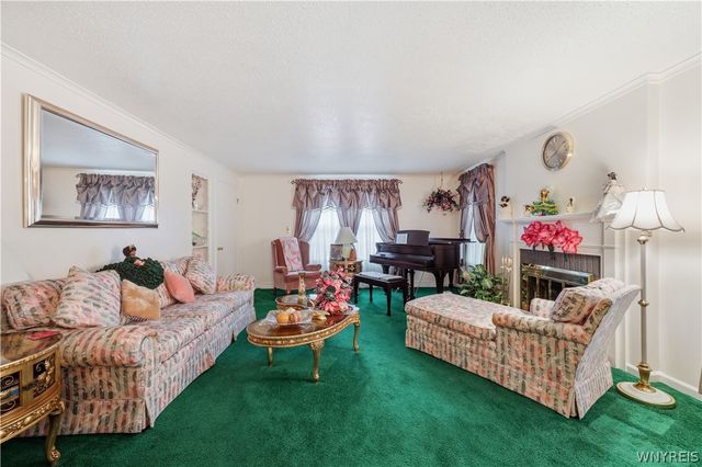 137 Cornwall Ave, Tonawanda, NY 14150