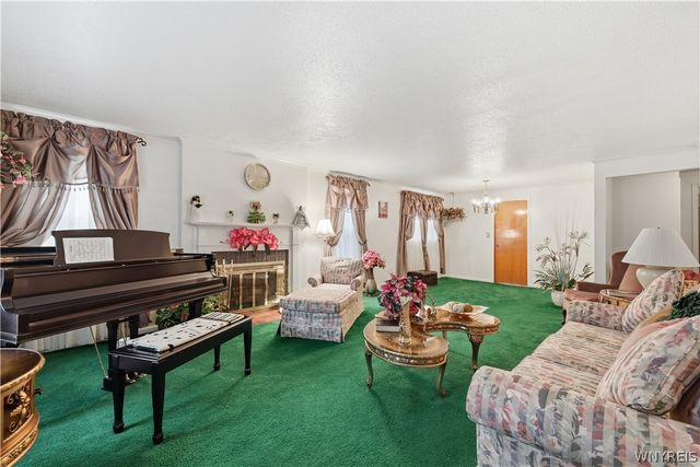 137 Cornwall Ave, Tonawanda, NY 14150