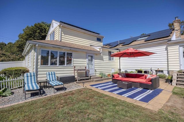 281 Village Street, Medway, MA 02053