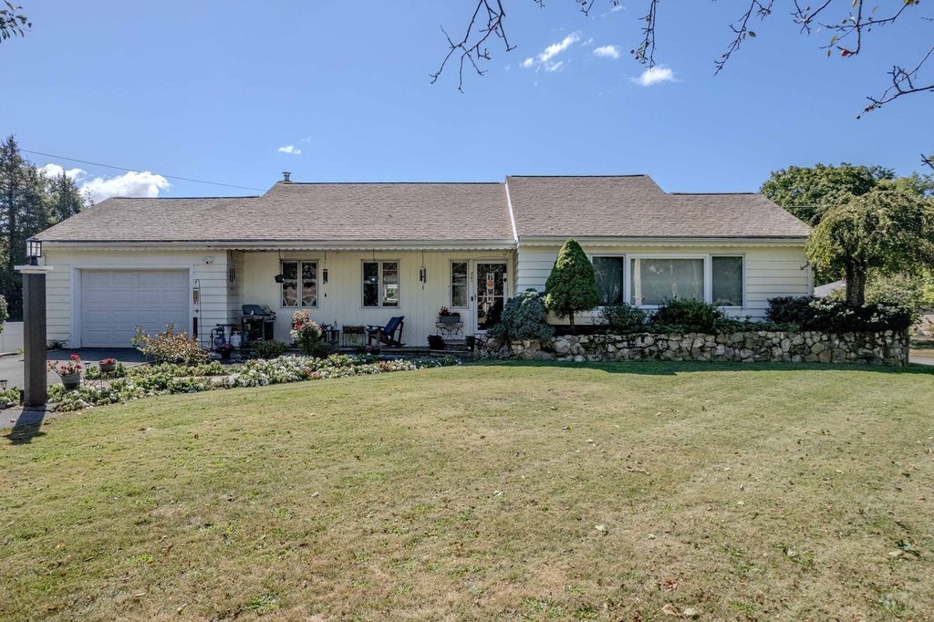 281 Village Street, Medway, MA 02053
