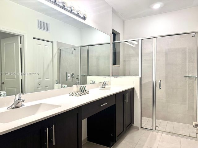 2491 SE 2nd St, Homestead, FL 33033