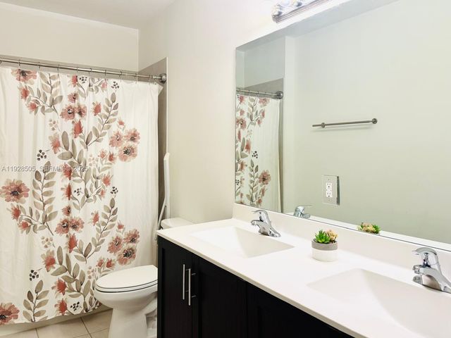 2491 SE 2nd St, Homestead, FL 33033