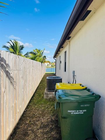 2491 SE 2nd St, Homestead, FL 33033