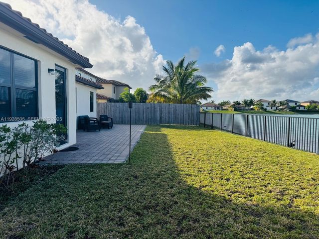 2491 SE 2nd St, Homestead, FL 33033