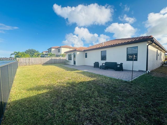 2491 SE 2nd St, Homestead, FL 33033