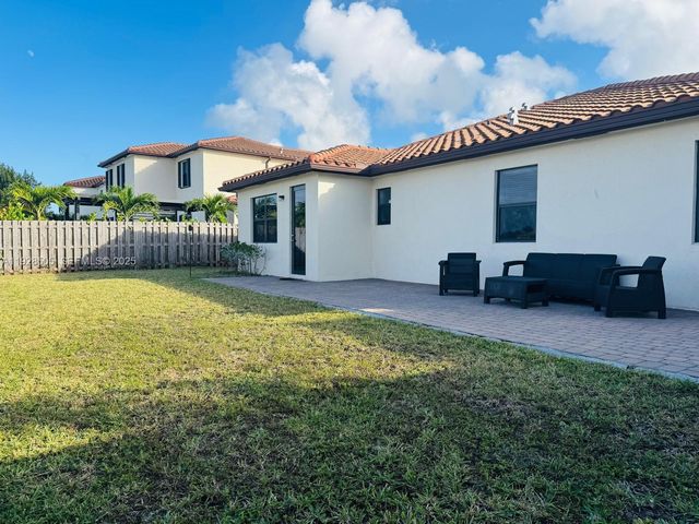 2491 SE 2nd St, Homestead, FL 33033
