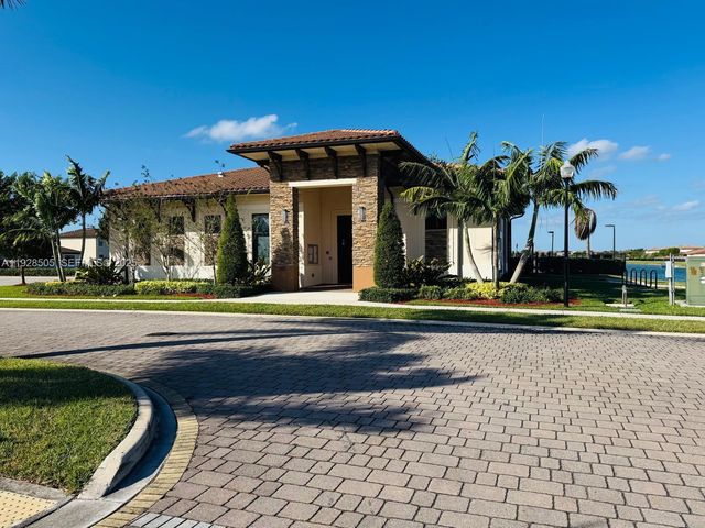 2491 SE 2nd St, Homestead, FL 33033