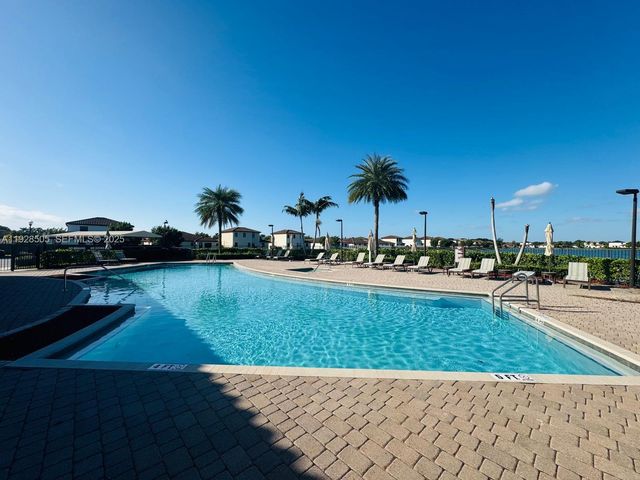 2491 SE 2nd St, Homestead, FL 33033