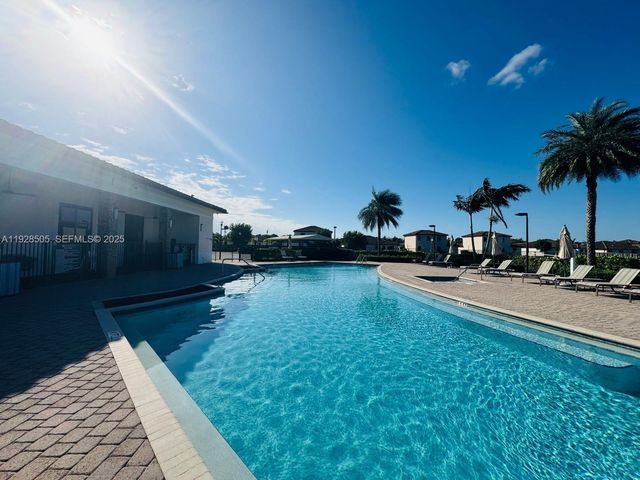 2491 SE 2nd St, Homestead, FL 33033