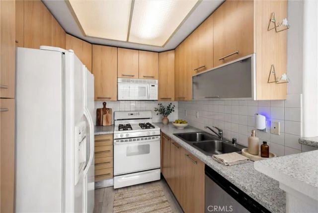 7122 La Tijera Boulevard H101, Los Angeles, CA 90045
