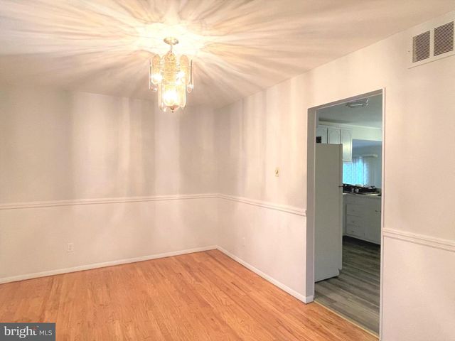 310 FISH POND, Sewell, NJ 08080