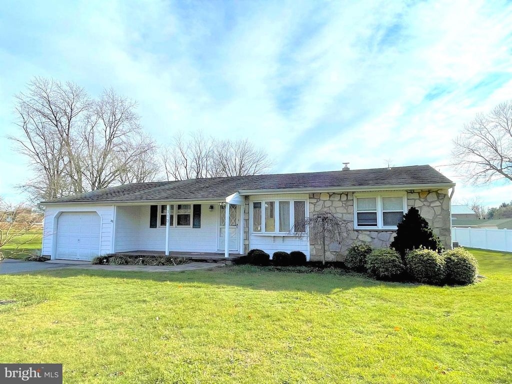 310 FISH POND, Sewell, NJ 08080