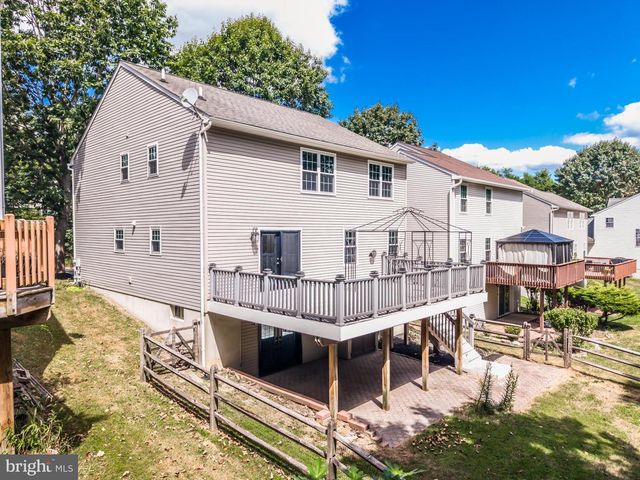 129 COUNTRY RUN DR, Coatesville, PA 19320