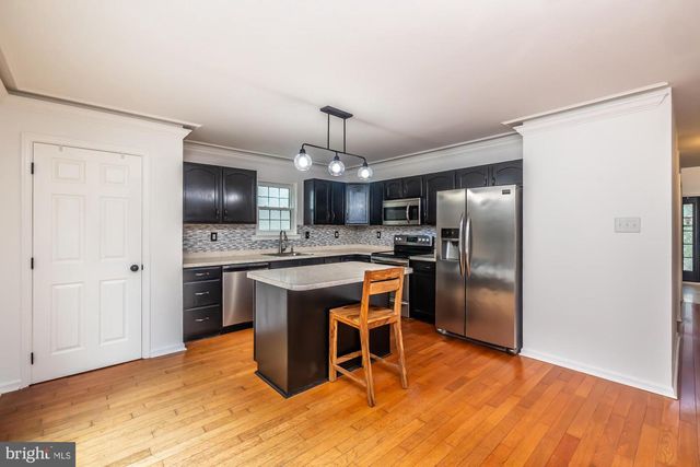 129 COUNTRY RUN DR, Coatesville, PA 19320
