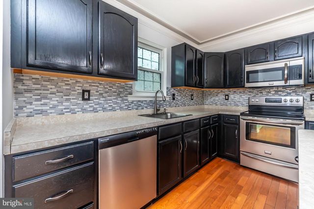 129 COUNTRY RUN DR, Coatesville, PA 19320