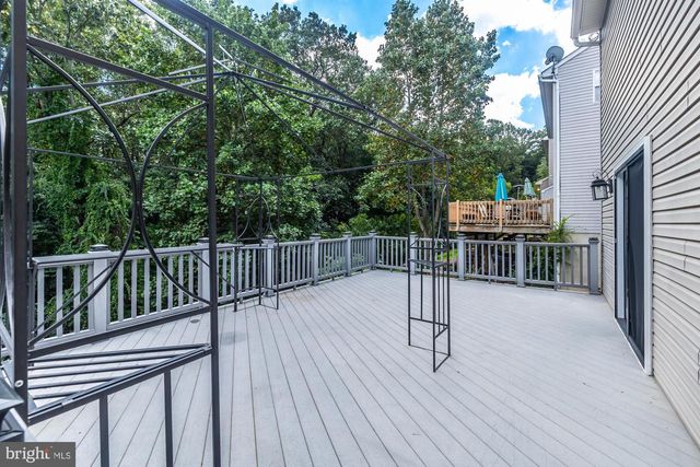 129 COUNTRY RUN DR, Coatesville, PA 19320