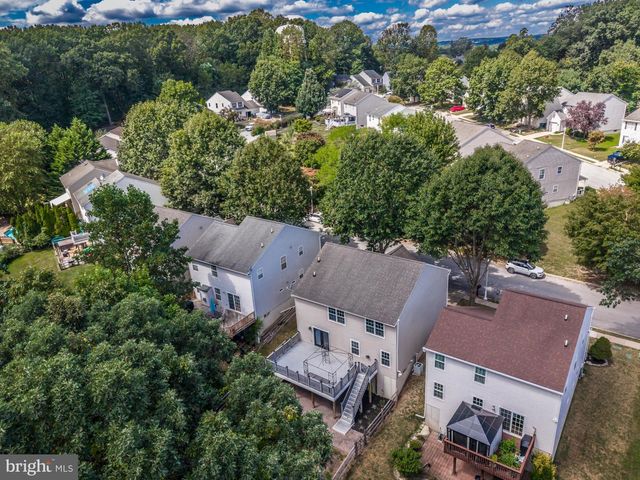 129 COUNTRY RUN DR, Coatesville, PA 19320