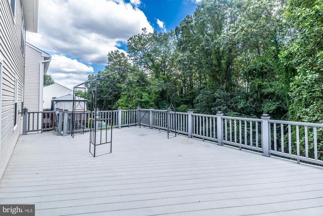 129 COUNTRY RUN DR, Coatesville, PA 19320
