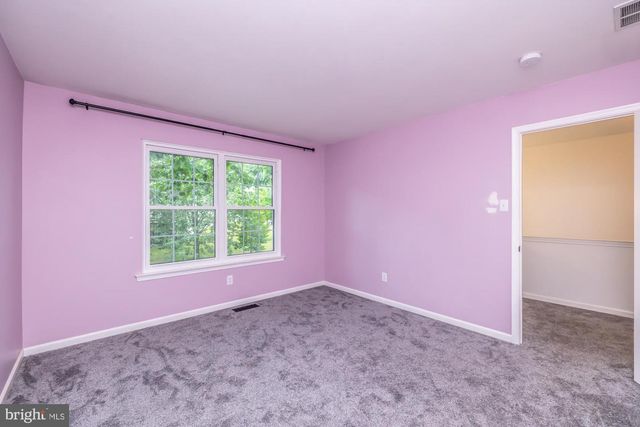 129 COUNTRY RUN DR, Coatesville, PA 19320