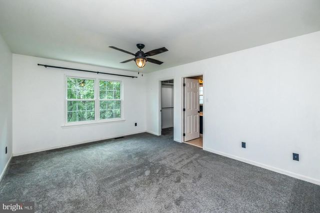 129 COUNTRY RUN DR, Coatesville, PA 19320
