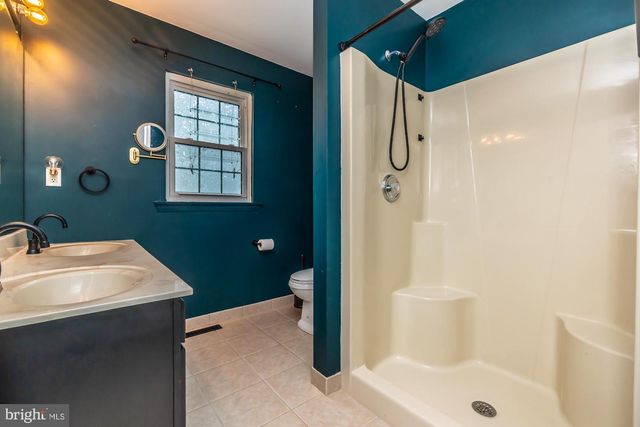 129 COUNTRY RUN DR, Coatesville, PA 19320