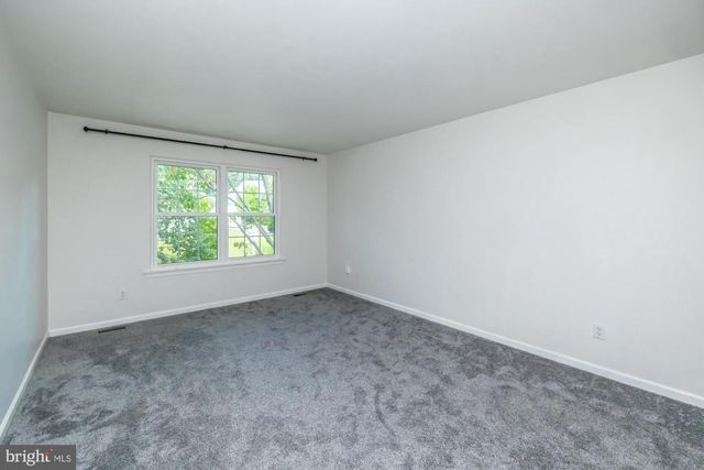 129 COUNTRY RUN DR, Coatesville, PA 19320