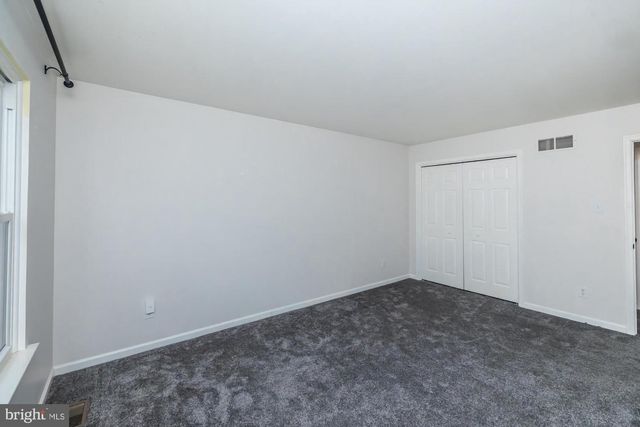 129 COUNTRY RUN DR, Coatesville, PA 19320