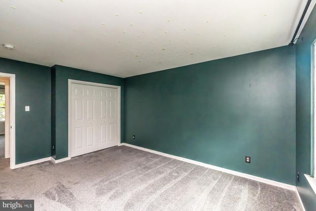 129 COUNTRY RUN DR, Coatesville, PA 19320