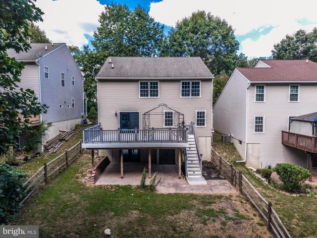 129 COUNTRY RUN DR, Coatesville, PA 19320