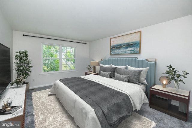 129 COUNTRY RUN DR, Coatesville, PA 19320