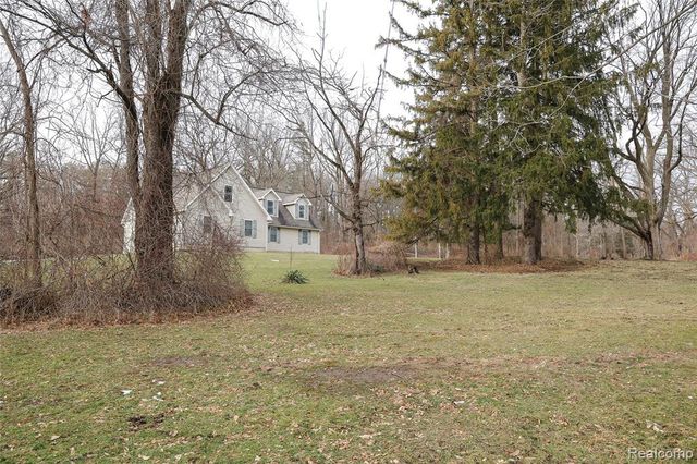 2755 Curtis Road, Leonard, MI 48367