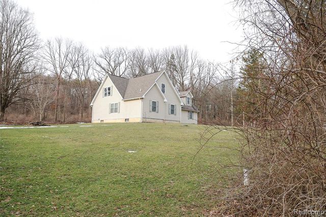 2755 Curtis Road, Leonard, MI 48367