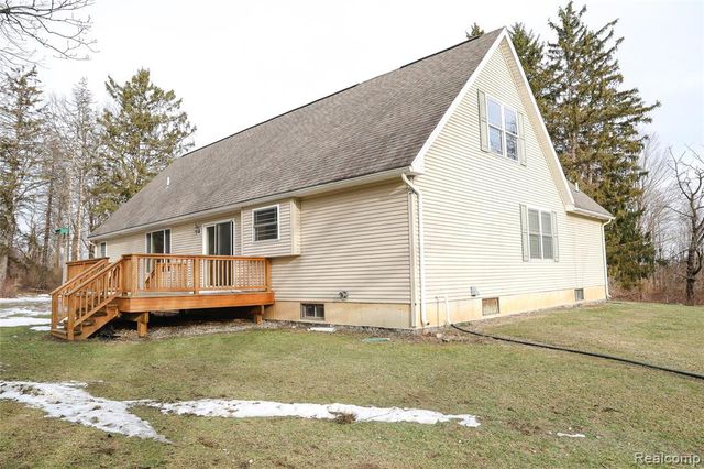2755 Curtis Road, Leonard, MI 48367