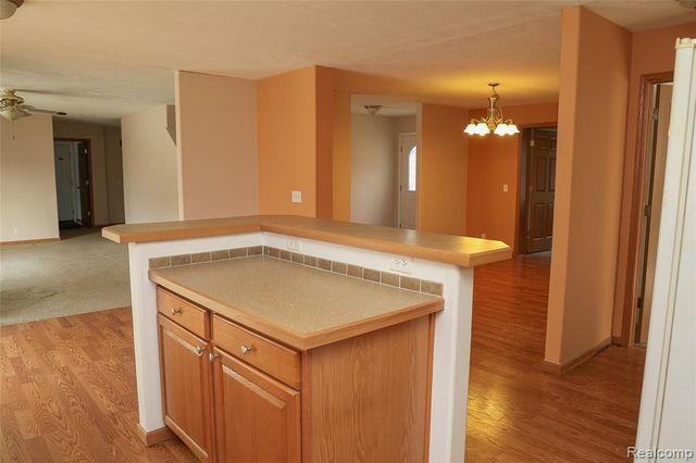 2755 Curtis Road, Leonard, MI 48367