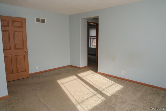 2755 Curtis Road, Leonard, MI 48367