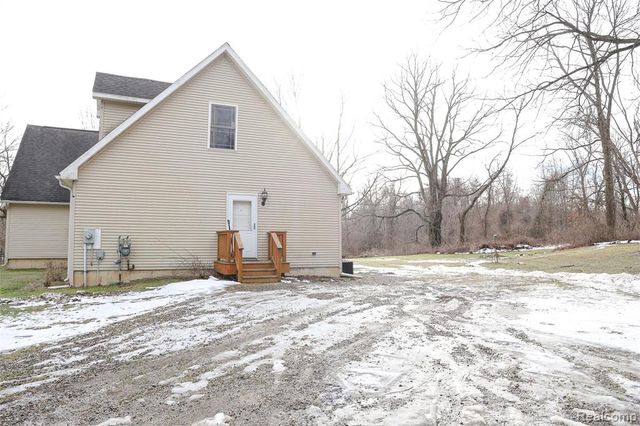 2755 Curtis Road, Leonard, MI 48367