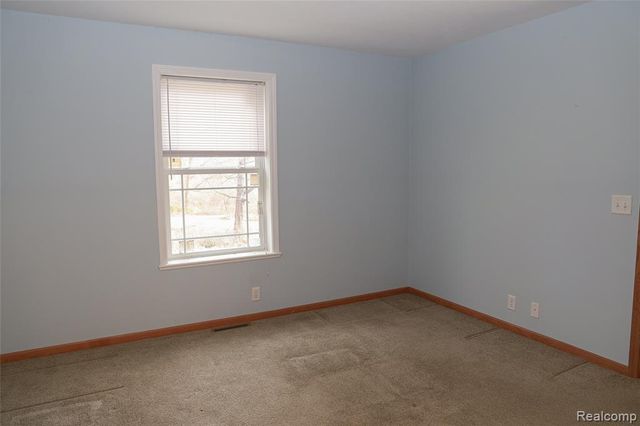 2755 Curtis Road, Leonard, MI 48367