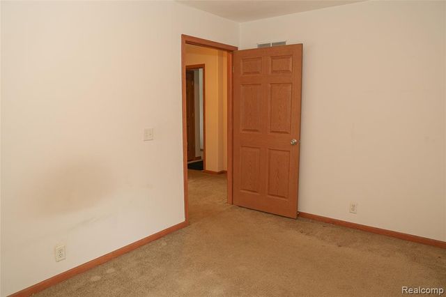 2755 Curtis Road, Leonard, MI 48367