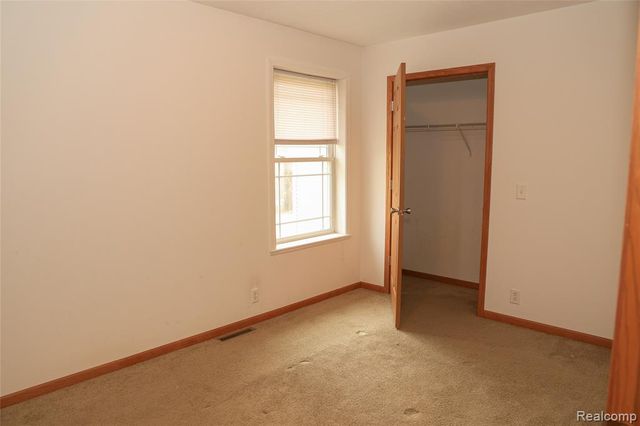 2755 Curtis Road, Leonard, MI 48367