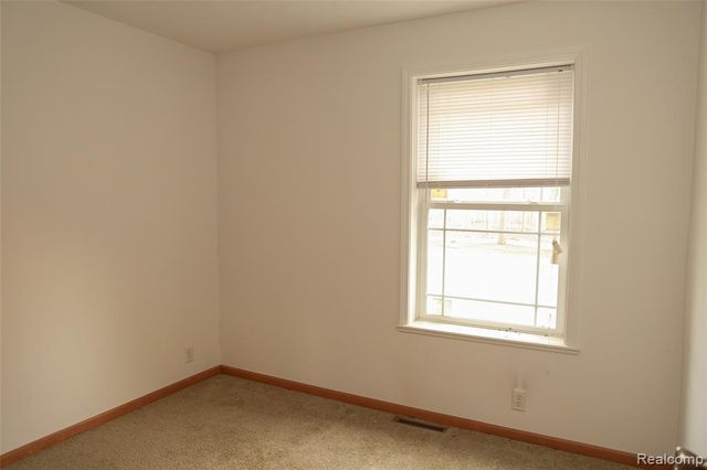 2755 Curtis Road, Leonard, MI 48367